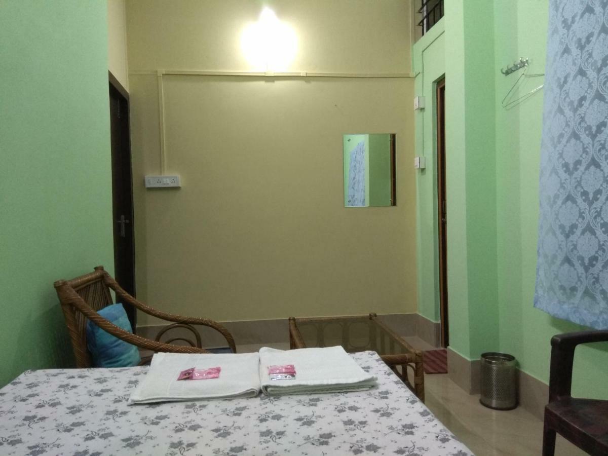 Cozy Living Hotel Guwahati Bagian luar foto