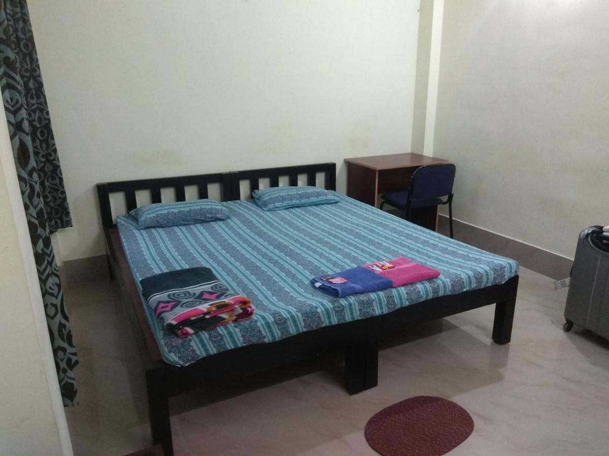 Cozy Living Hotel Guwahati Bagian luar foto