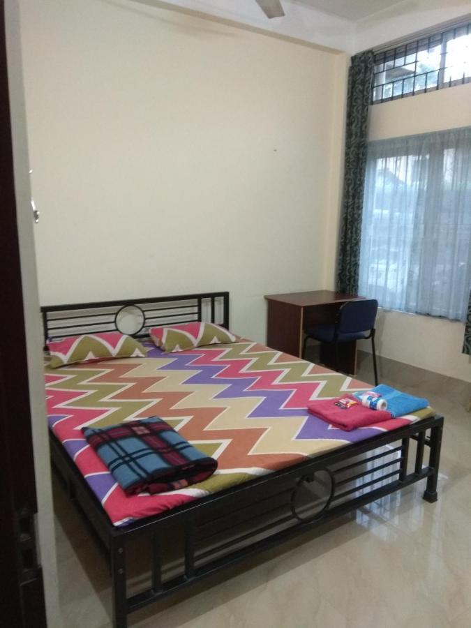 Cozy Living Hotel Guwahati Bagian luar foto